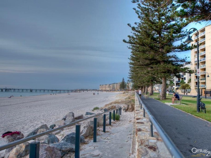 5/18 South Esplanade, Glenelg SA 5045