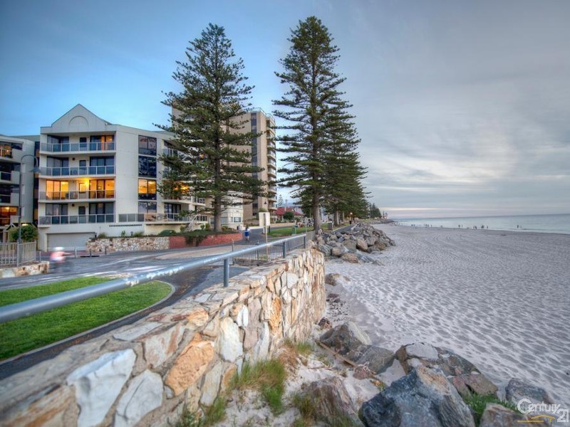 5/18 South Esplanade, Glenelg SA 5045