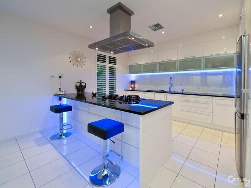 2 King George Close, Seacliff Park SA 5049