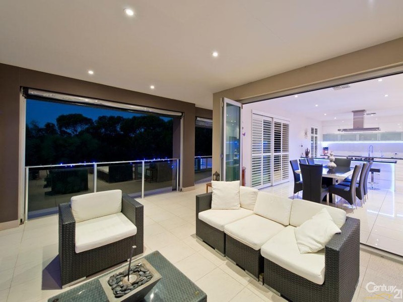 2 King George Close, Seacliff Park SA 5049