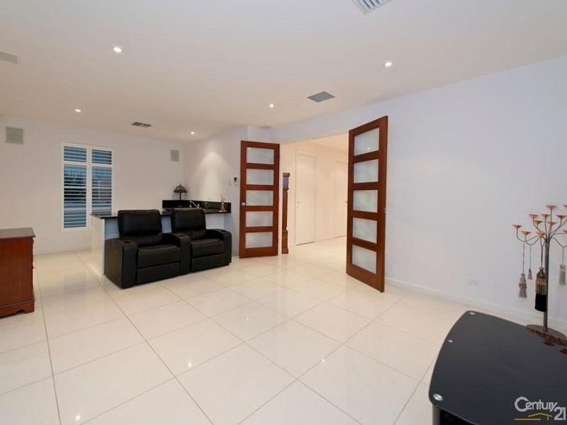 2 King George Close, Seacliff Park SA 5049