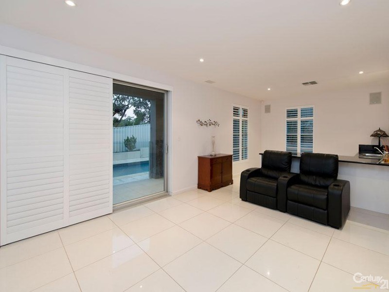 2 King George Close, Seacliff Park SA 5049