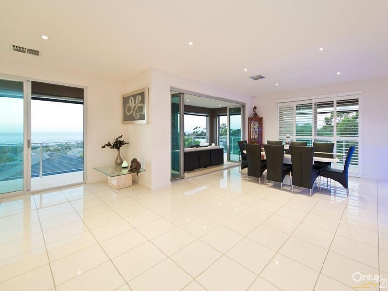 2 King George Close, Seacliff Park SA 5049