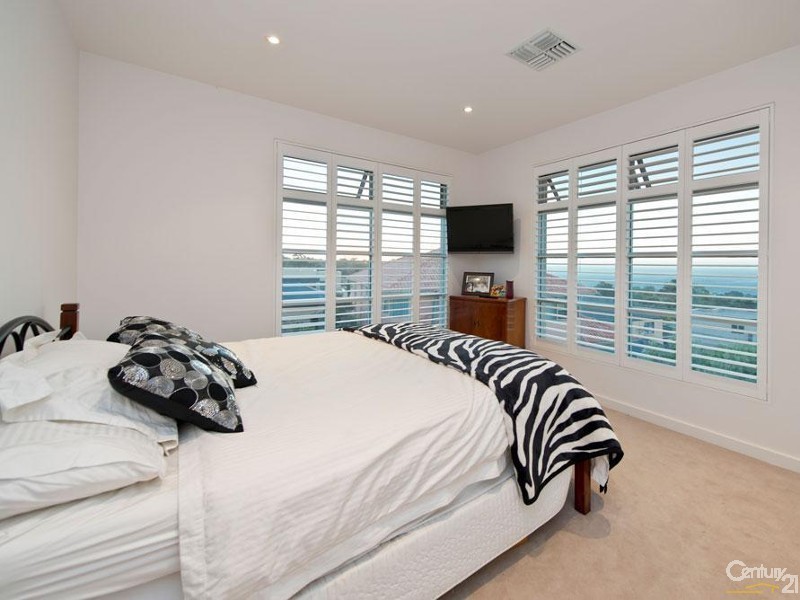 2 King George Close, Seacliff Park SA 5049
