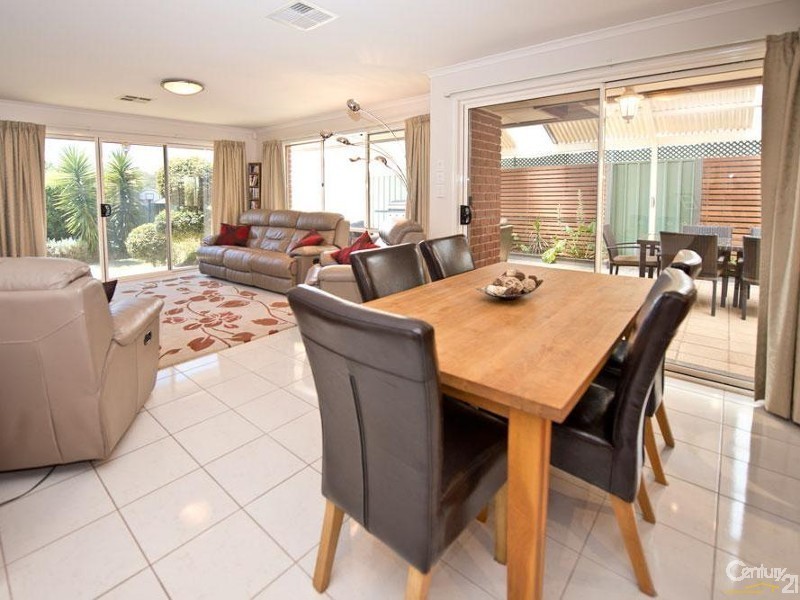 53 Oakridge Road, Aberfoyle Park SA 5159