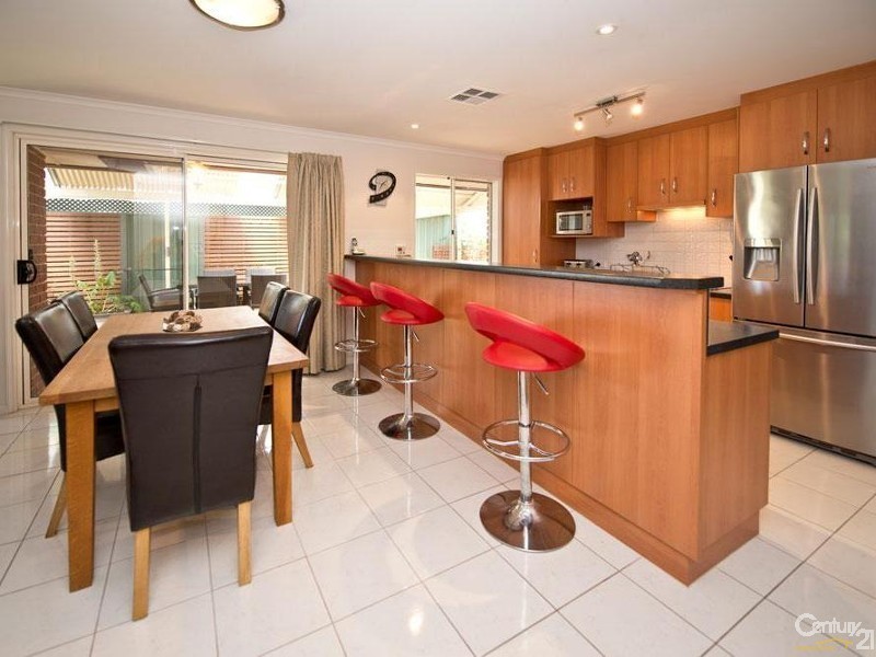 53 Oakridge Road, Aberfoyle Park SA 5159