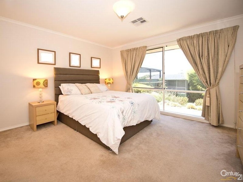 53 Oakridge Road, Aberfoyle Park SA 5159