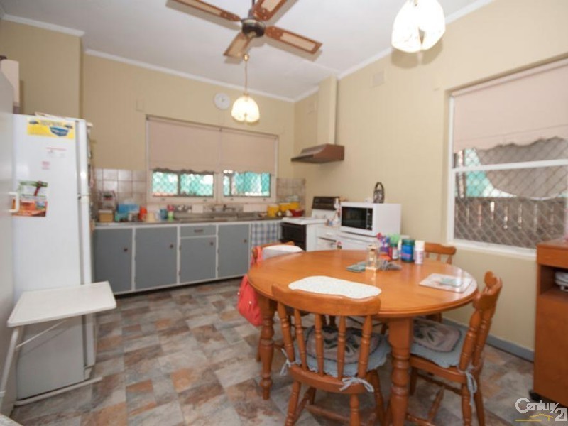 1 Scottish Ave, Clovelly Park SA 5042