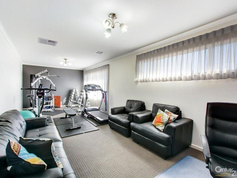 15 Kanangra Road, Seaview Downs SA 5049
