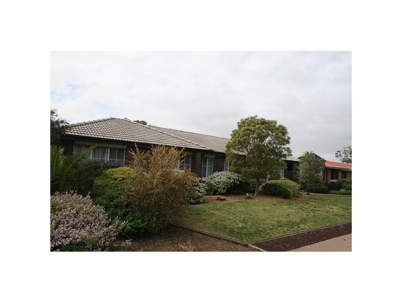 28 Lepena Crescent, Hallett Cove SA 5158