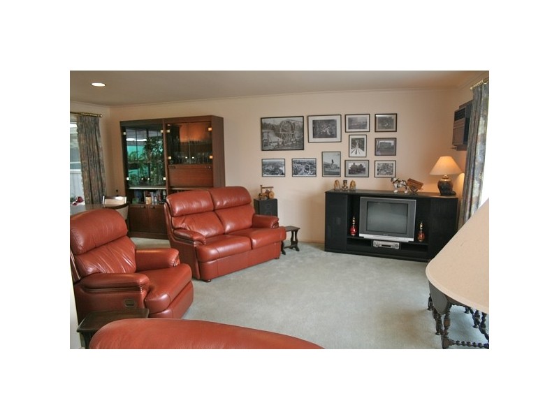 28 Lepena Crescent, Hallett Cove SA 5158