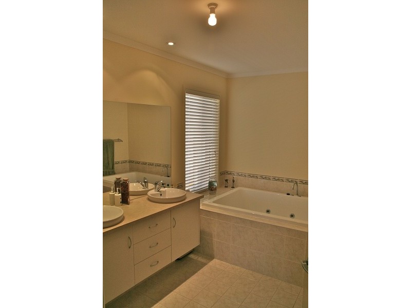 103 Grand Boulevard, Seaford Rise SA 5169