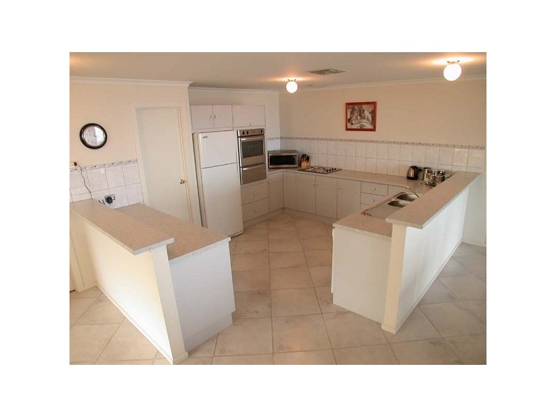 5 Sunset Court, O’sullivan Beach SA 5166