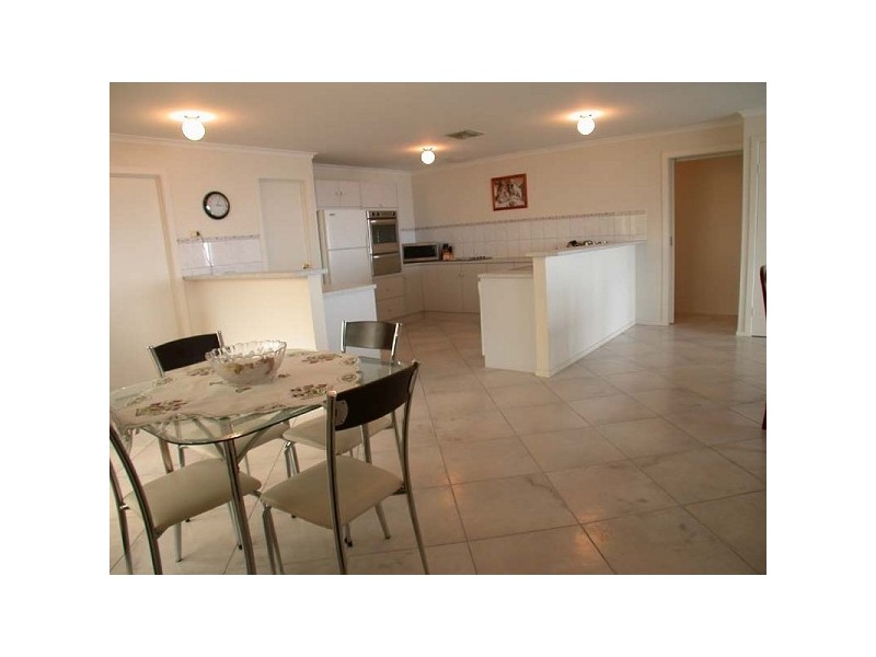 5 Sunset Court, O’sullivan Beach SA 5166