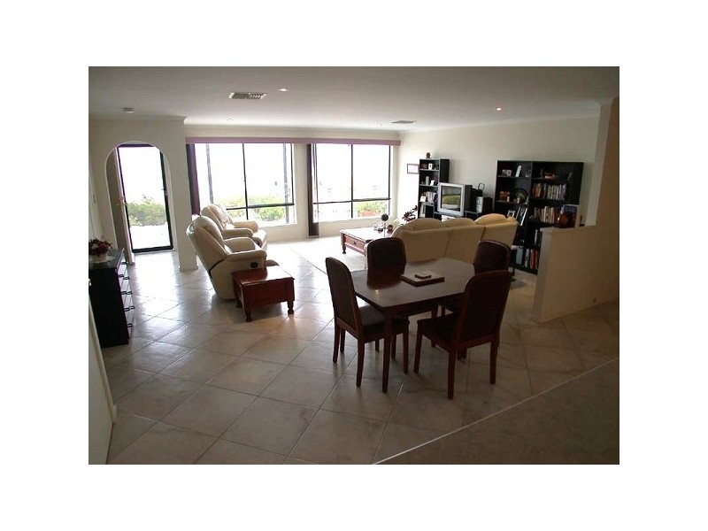 5 Sunset Court, O’sullivan Beach SA 5166
