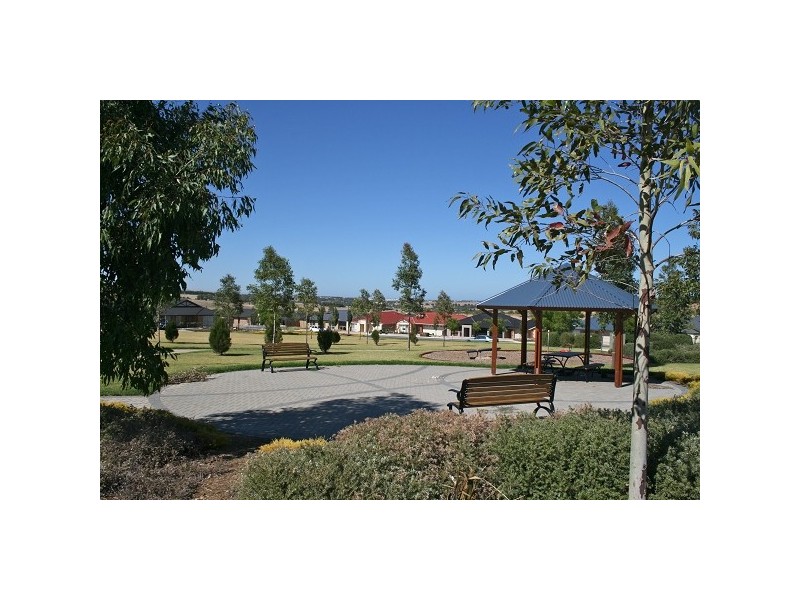 16 Antonio Street, Huntfield Heights SA 5163