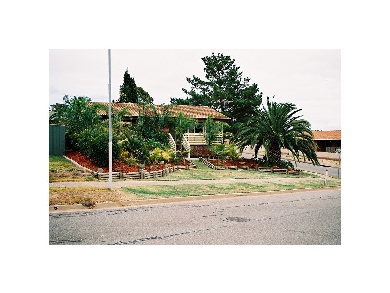 17 Regis Crescent, Christie Downs SA 5164