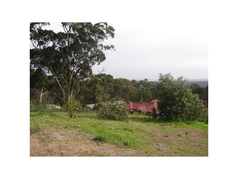 8 The Crest, Chandlers Hill SA 5159