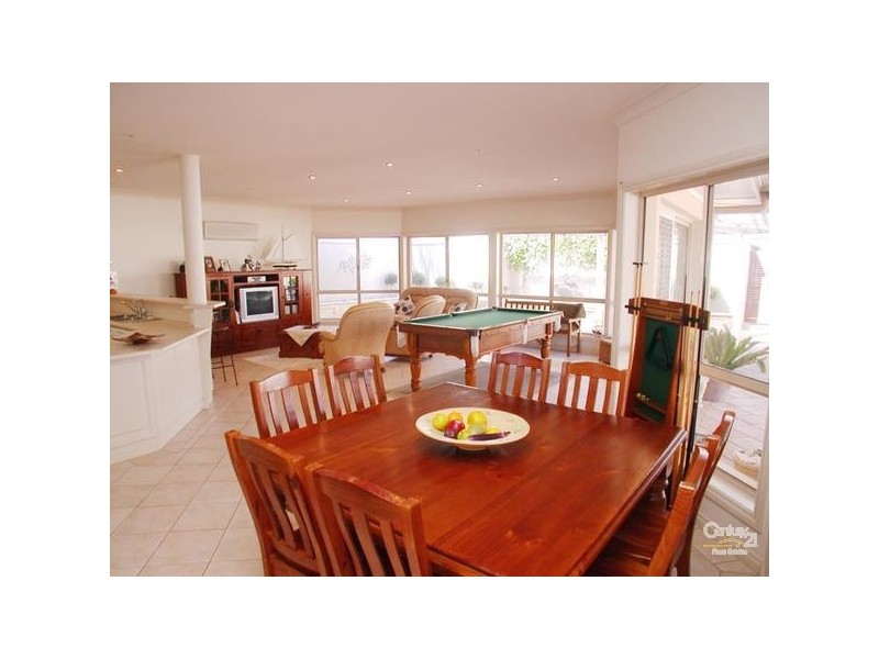 213 Esplanade, Port Noarlunga South SA 5167