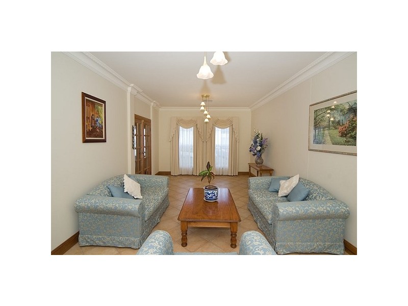 16 Balboa Drive, Hallett Cove SA 5158