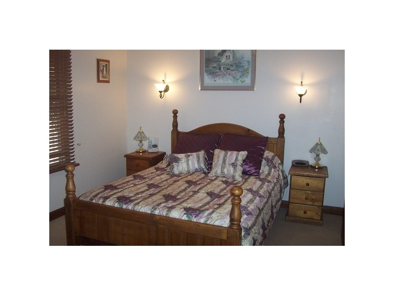 8 Pinehurst Grove, Morphett Vale SA 5162