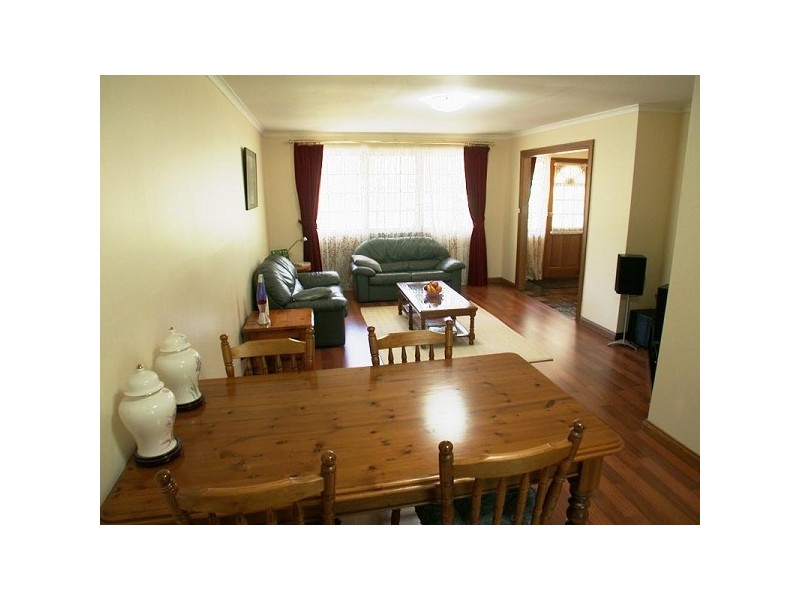 11 Marienberg Rise, Aberfoyle Park SA 5159