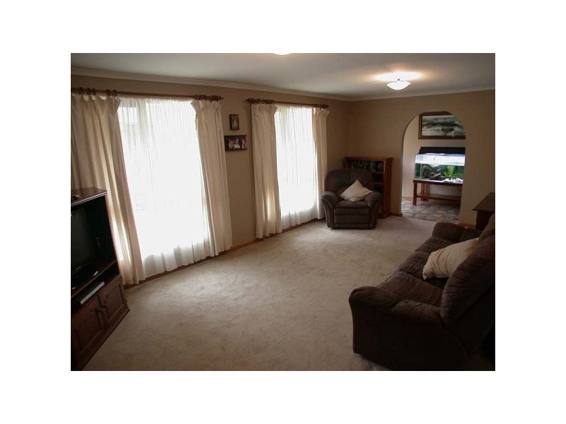 2 Leawarra Avenue, Seaford SA 5169