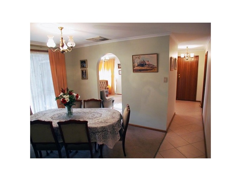 8 Hispano Drive, Woodcroft SA 5162