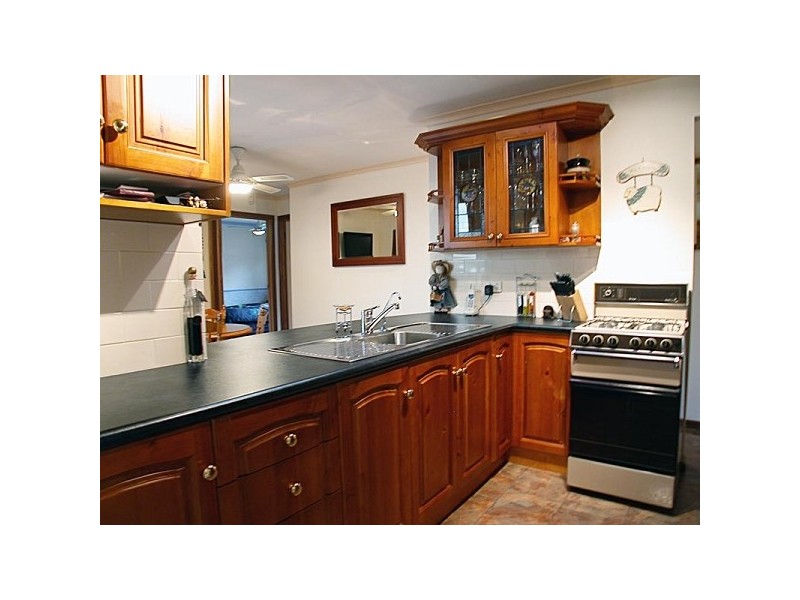 12 Warburton Drive, Woodcroft SA 5162