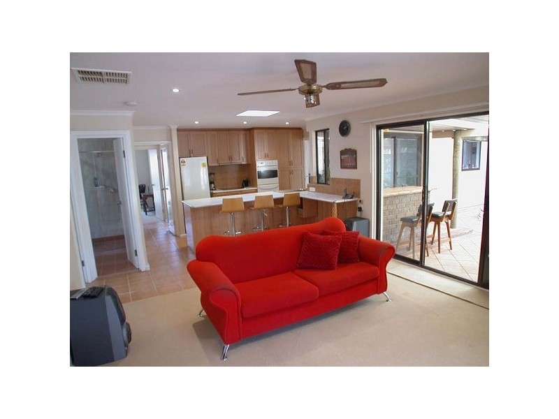 18 Sunnyside Avenue, Maslin Beach SA 5170