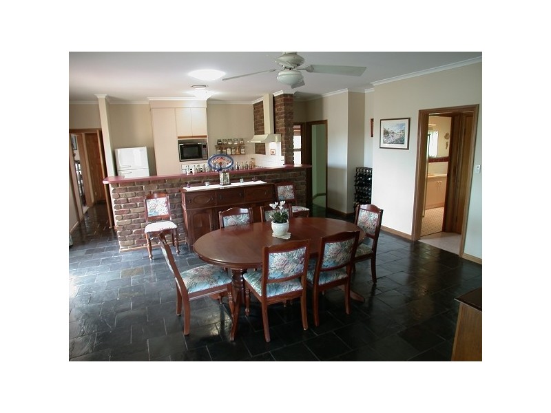 24 Vaucluse Drive, Happy Valley SA 5159