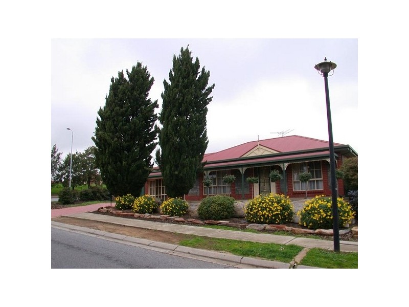 8 Investigator Drive, Woodcroft SA 5162