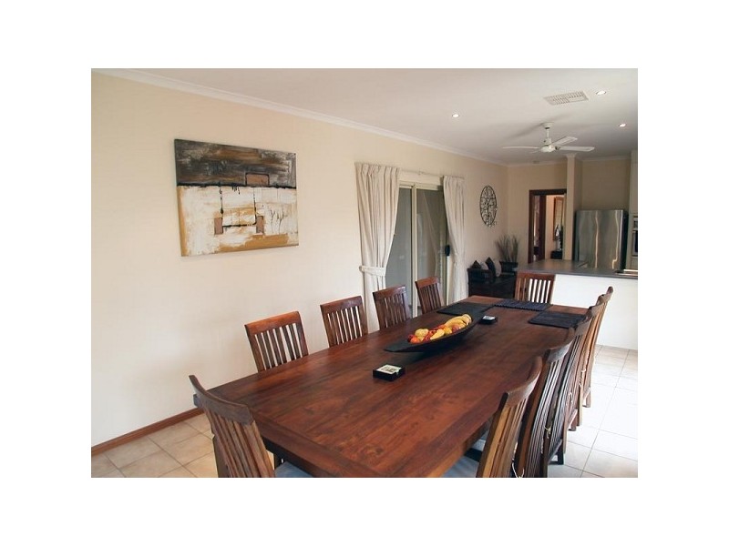 8 Investigator Drive, Woodcroft SA 5162