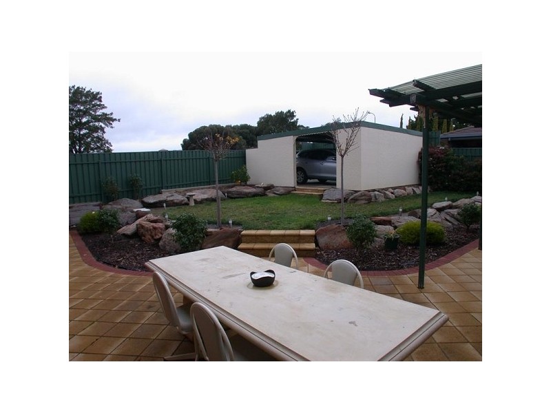 8 Investigator Drive, Woodcroft SA 5162