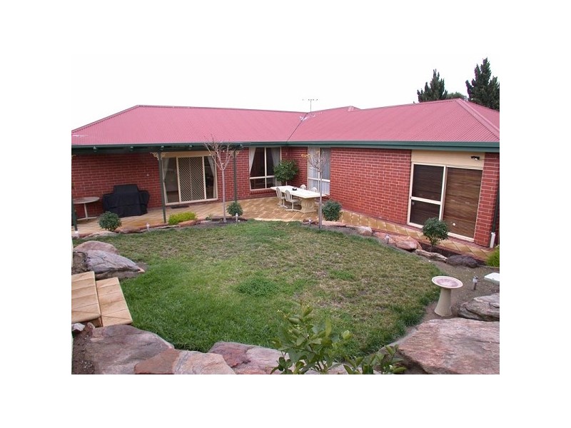 8 Investigator Drive, Woodcroft SA 5162