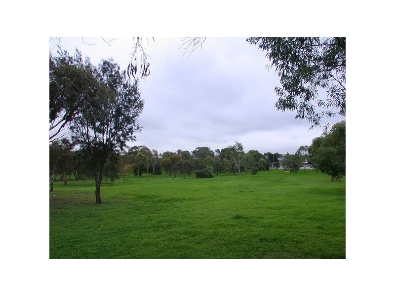 8 Investigator Drive, Woodcroft SA 5162