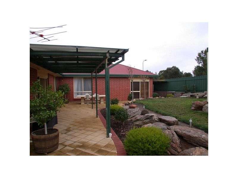 8 Investigator Drive, Woodcroft SA 5162