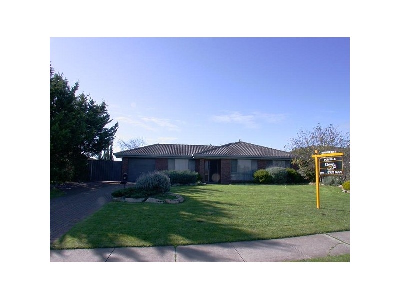 19 Sir James Hardy Way, Woodcroft SA 5162