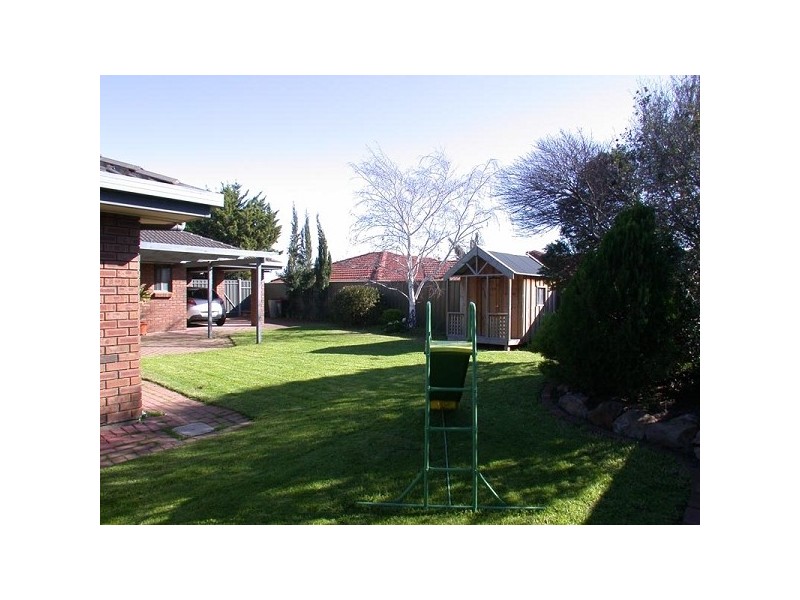 19 Sir James Hardy Way, Woodcroft SA 5162