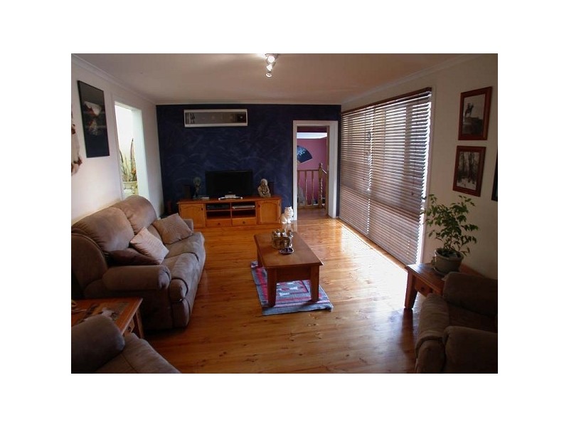 5 Hugh Crescent, Morphett Vale SA 5162
