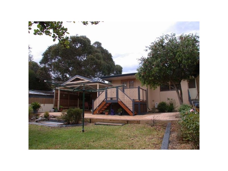 5 Hugh Crescent, Morphett Vale SA 5162