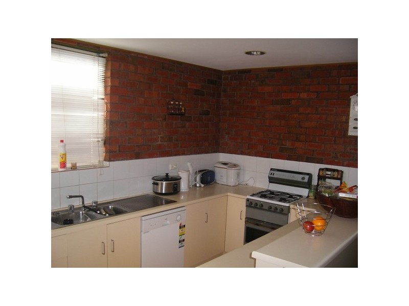 15 Flinders Crescent, Hackham SA 5163