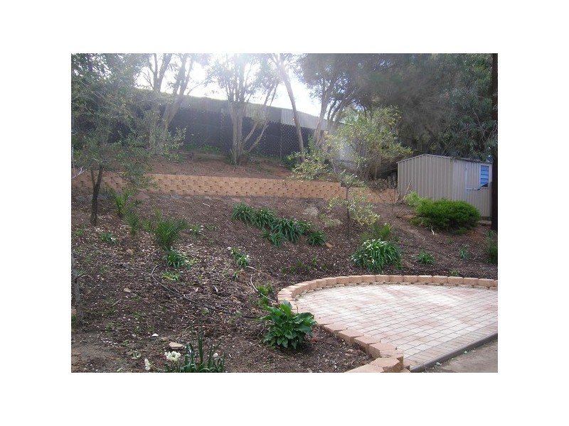 15 Flinders Crescent, Hackham SA 5163