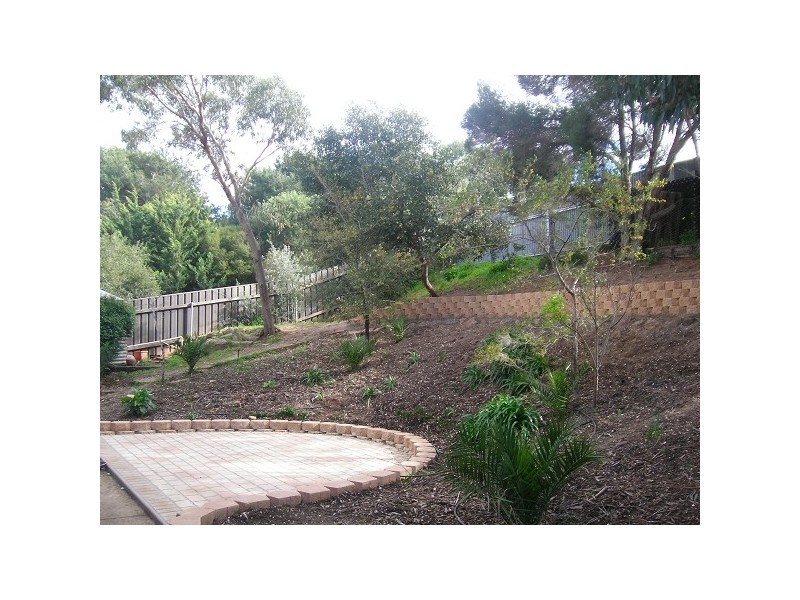 15 Flinders Crescent, Hackham SA 5163