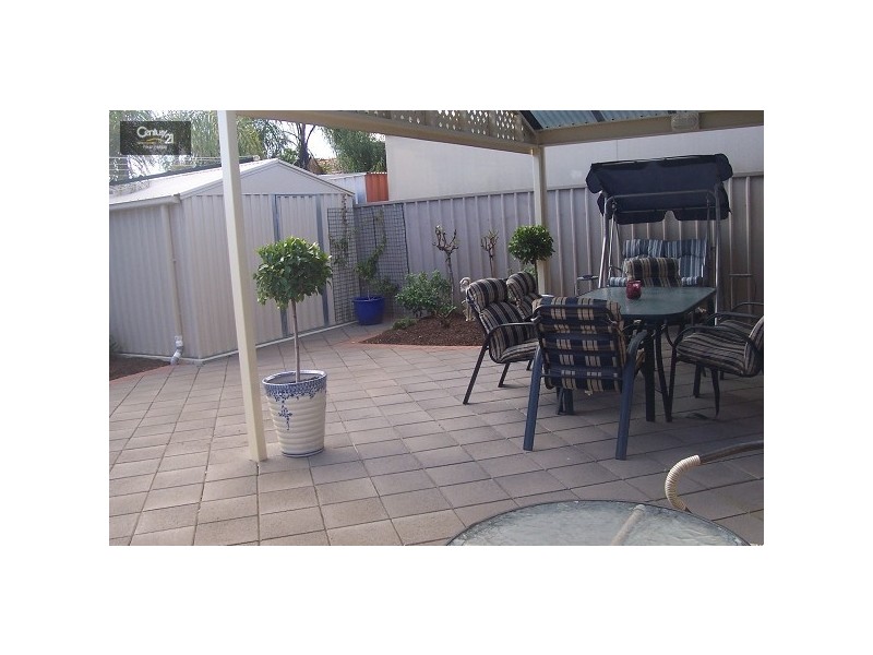 22 Shillabeer Crescent, Woodcroft SA 5162