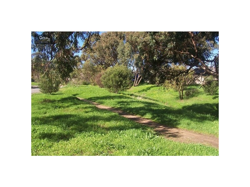 22 Shillabeer Crescent, Woodcroft SA 5162