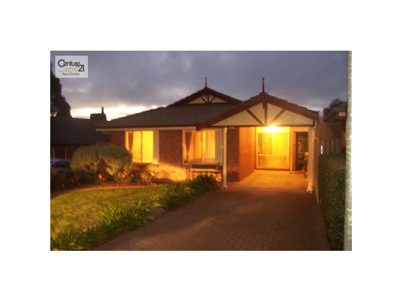 22 Shillabeer Crescent, Woodcroft SA 5162