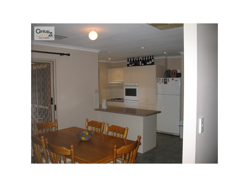 8 Paradine Way, Morphett Vale SA 5162