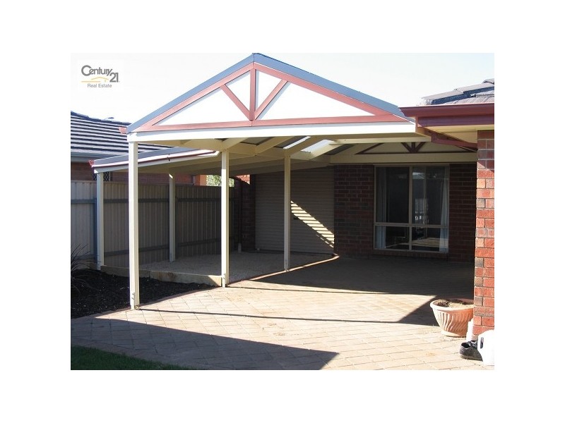 8 Paradine Way, Morphett Vale SA 5162