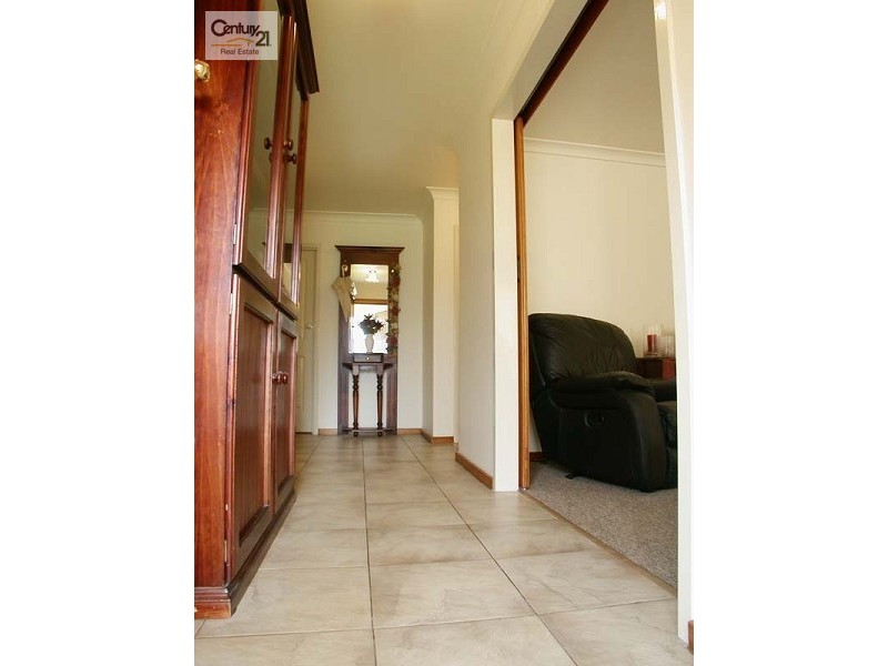 16 Gifford Terrace, Seaford SA 5169